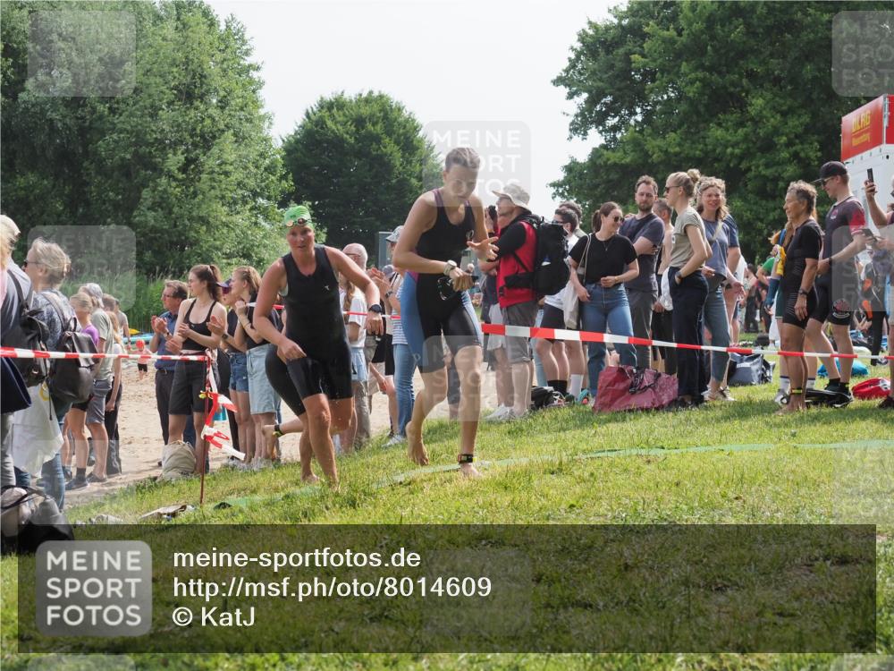 15.06.2025 - 27. Vierlanden-Triathlon KatJ http://msf.ph/oto/8014609 15.06.2025 10:15:13 Schwimmen 480, 507, 528, 555, 587, 592, 597, 605, 635 meine-sportfotos.de
