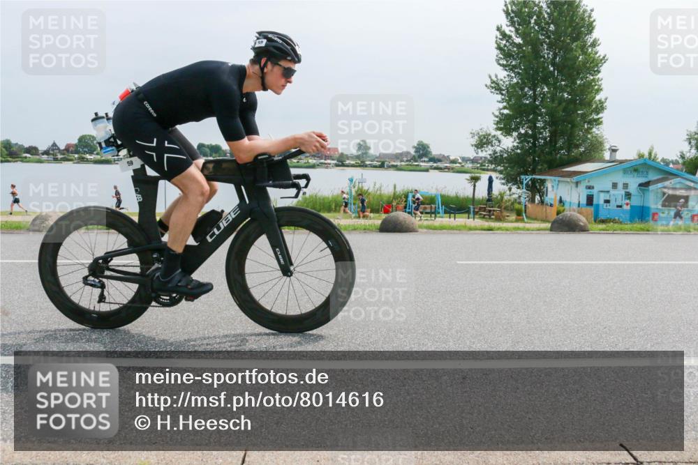 15.06.2025 - 27. Vierlanden-Triathlon H.Heesch http://msf.ph/oto/8014616 15.06.2025 11:11:26 Radfahren 59, 88, 116, 127, 646 meine-sportfotos.de