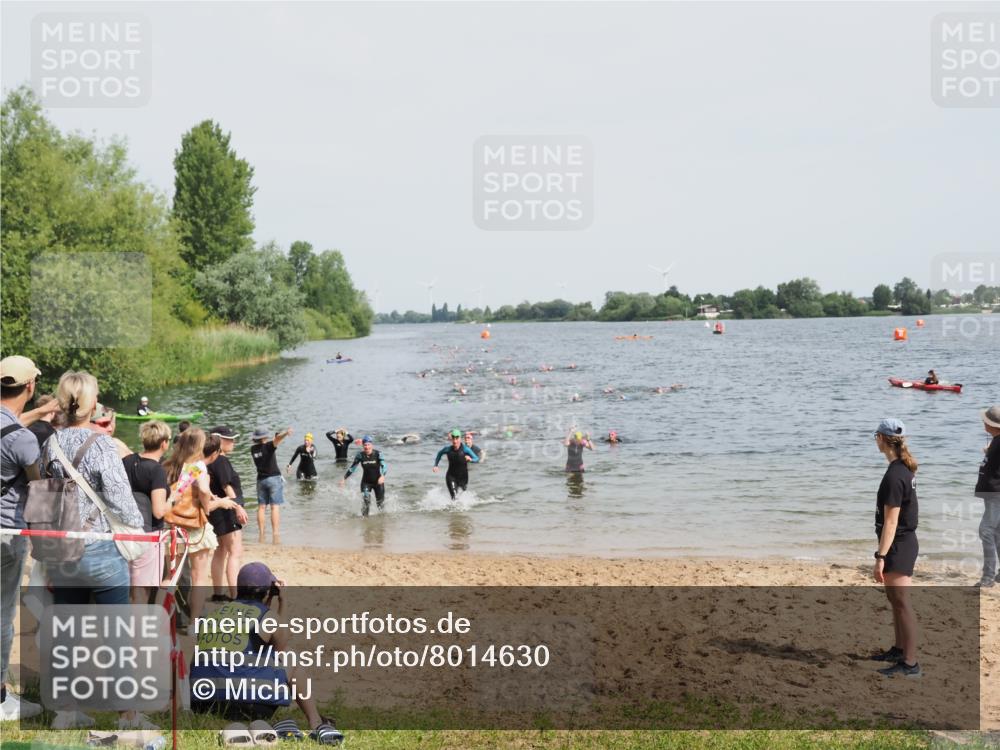 21.06.2025 - 27. Vierlanden-Triathlon MichiJ http://msf.ph/oto/8014630 15.06.2026 10:16:10 Schwimmen 445, 489, 611 meine-sportfotos.de
