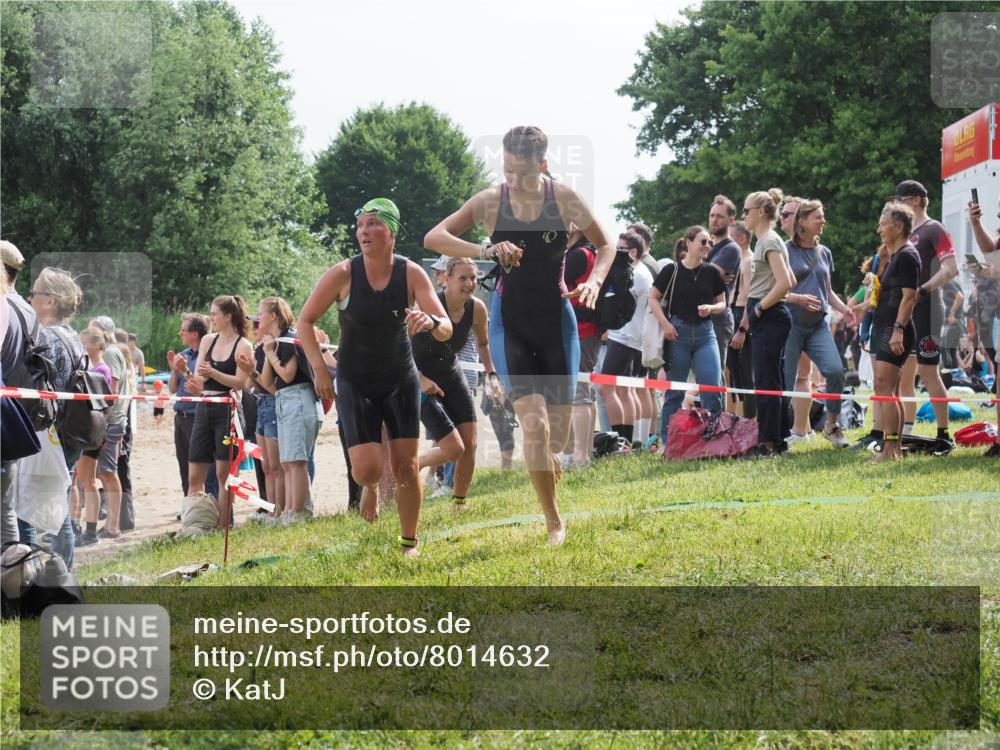 15.06.2025 - 27. Vierlanden-Triathlon KatJ http://msf.ph/oto/8014632 15.06.2025 10:15:13 Schwimmen 480, 507, 528, 555, 587, 592, 597, 605, 635 meine-sportfotos.de