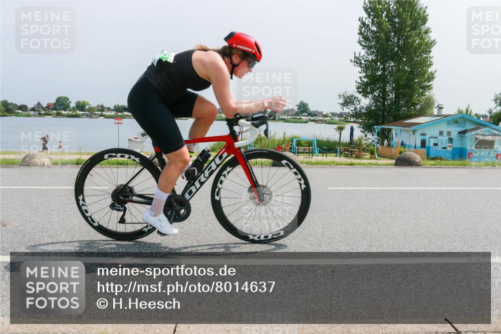 21.06.2025 - 27. Vierlanden-Triathlon H.Heesch http://msf.ph/oto/8014637 15.06.2025 11:49:54 Radfahren 747, 820, 962 meine-sportfotos.de