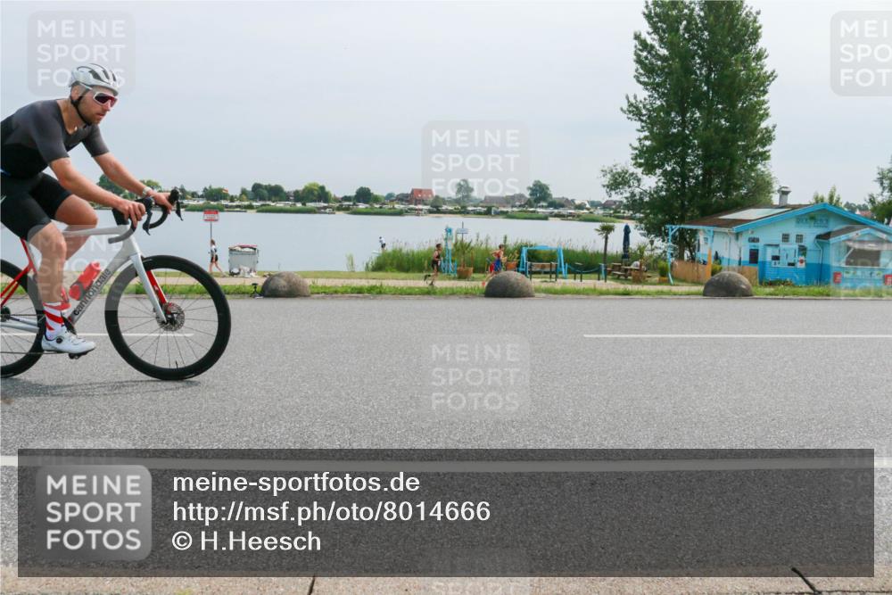 15.06.2025 - 27. Vierlanden-Triathlon H.Heesch http://msf.ph/oto/8014666 15.06.2025 11:11:34 Radfahren 67 meine-sportfotos.de