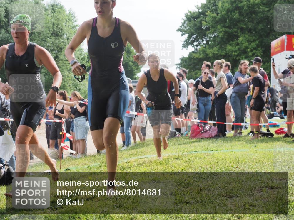 15.06.2025 - 27. Vierlanden-Triathlon KatJ http://msf.ph/oto/8014681 15.06.2025 10:15:14 Schwimmen 480, 507, 528, 555, 587, 597, 635 meine-sportfotos.de