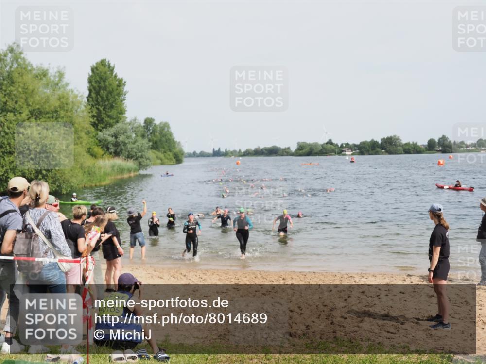 21.06.2025 - 27. Vierlanden-Triathlon MichiJ http://msf.ph/oto/8014689 15.06.2026 10:16:12 Schwimmen 445, 489, 523, 611 meine-sportfotos.de