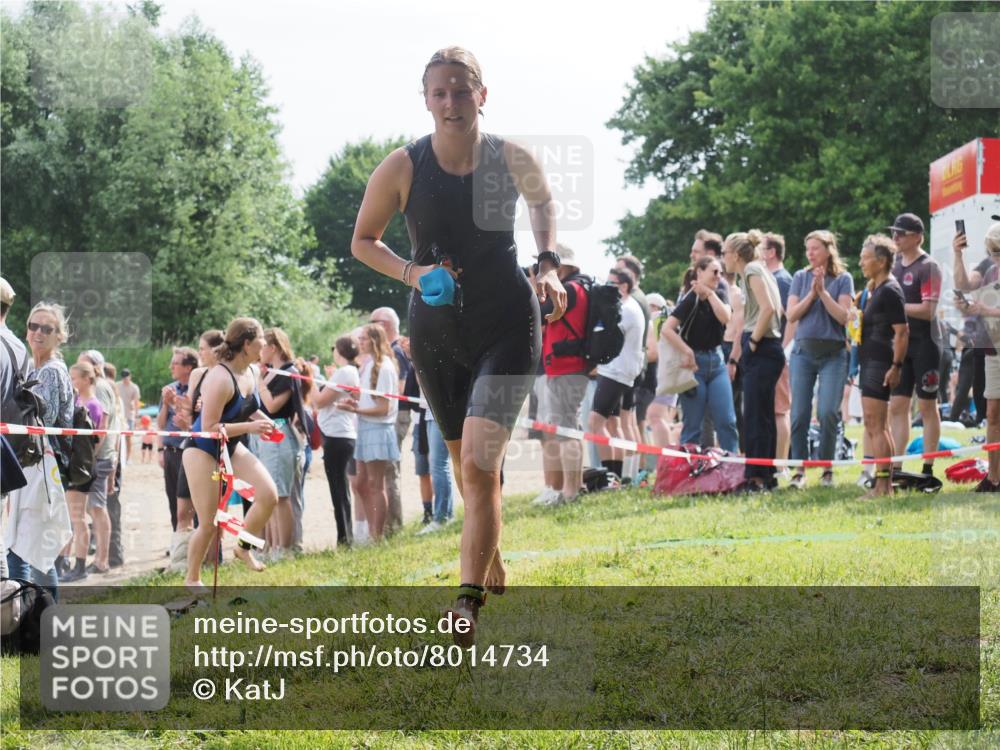 15.06.2025 - 27. Vierlanden-Triathlon KatJ http://msf.ph/oto/8014734 15.06.2025 10:15:15 Schwimmen 480, 507, 555, 587, 597, 635 meine-sportfotos.de