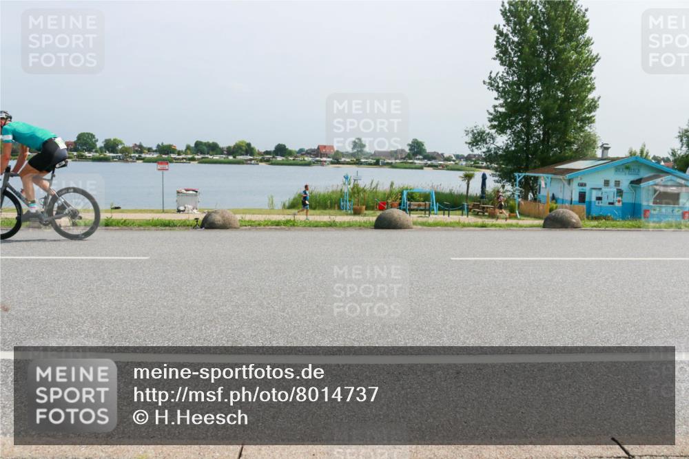 21.06.2025 - 27. Vierlanden-Triathlon H.Heesch http://msf.ph/oto/8014737 15.06.2025 11:50:10 Radfahren 738, 819, 830, 953 meine-sportfotos.de