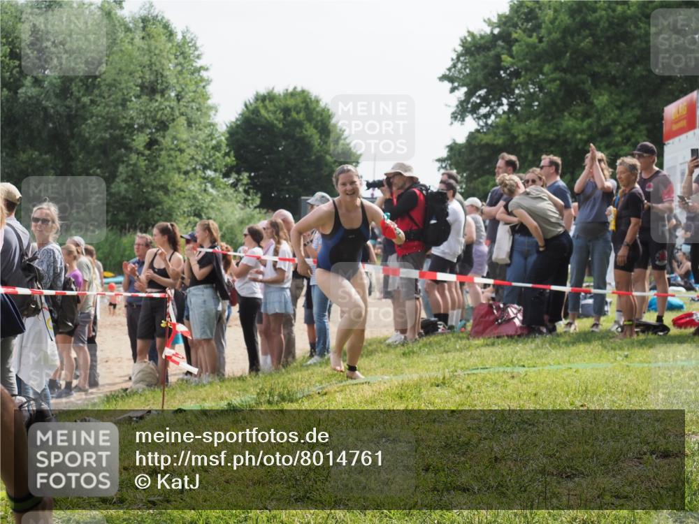 15.06.2025 - 27. Vierlanden-Triathlon KatJ http://msf.ph/oto/8014761 15.06.2025 10:15:16 Schwimmen 480, 507, 555, 587, 597, 635 meine-sportfotos.de