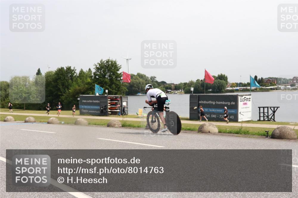 15.06.2025 - 27. Vierlanden-Triathlon H.Heesch http://msf.ph/oto/8014763 15.06.2025 11:16:20 Radfahren  meine-sportfotos.de