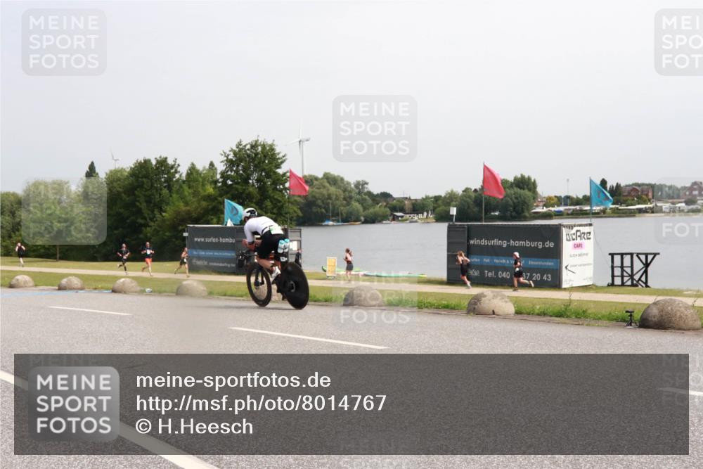 15.06.2025 - 27. Vierlanden-Triathlon H.Heesch http://msf.ph/oto/8014767 15.06.2025 11:16:21 Radfahren 794 meine-sportfotos.de
