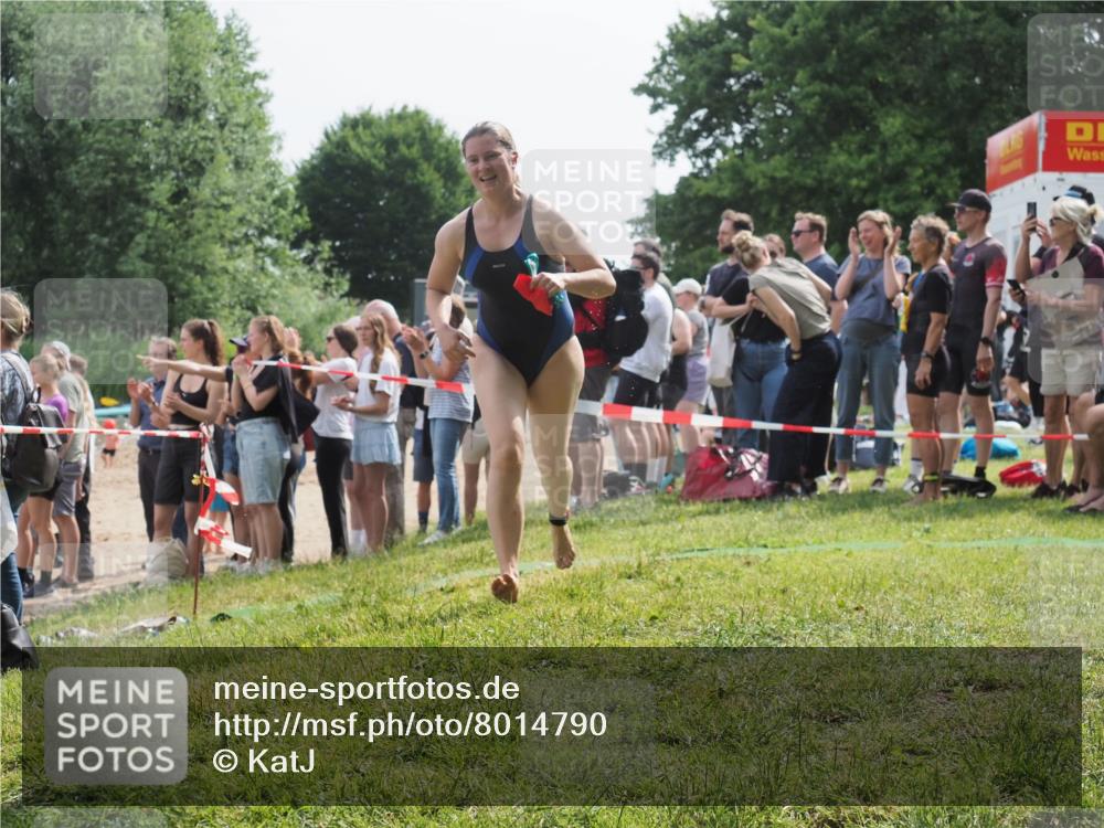 15.06.2025 - 27. Vierlanden-Triathlon KatJ http://msf.ph/oto/8014790 15.06.2025 10:15:17 Schwimmen 480, 507, 555, 587, 597, 635 meine-sportfotos.de