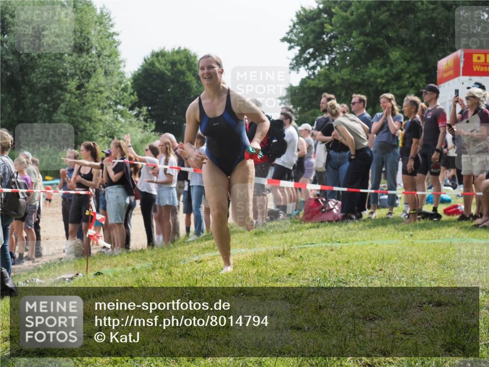 15.06.2025 - 27. Vierlanden-Triathlon KatJ http://msf.ph/oto/8014794 15.06.2025 10:15:17 Schwimmen 480, 507, 555, 587, 597, 635 meine-sportfotos.de