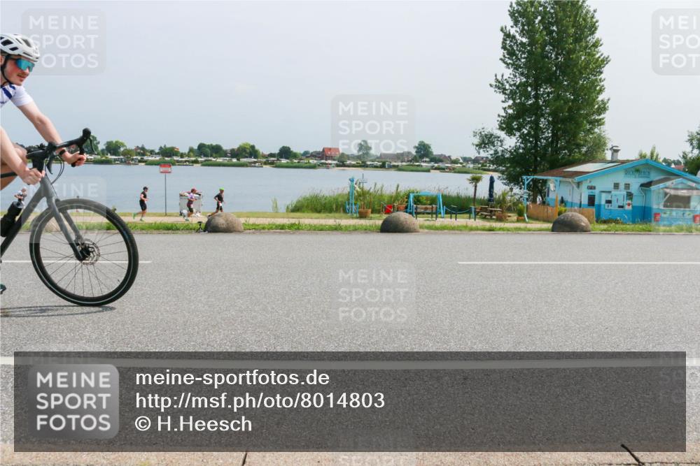 21.06.2025 - 27. Vierlanden-Triathlon H.Heesch http://msf.ph/oto/8014803 15.06.2025 11:50:19 Radfahren 670, 729, 731, 766, 783 meine-sportfotos.de