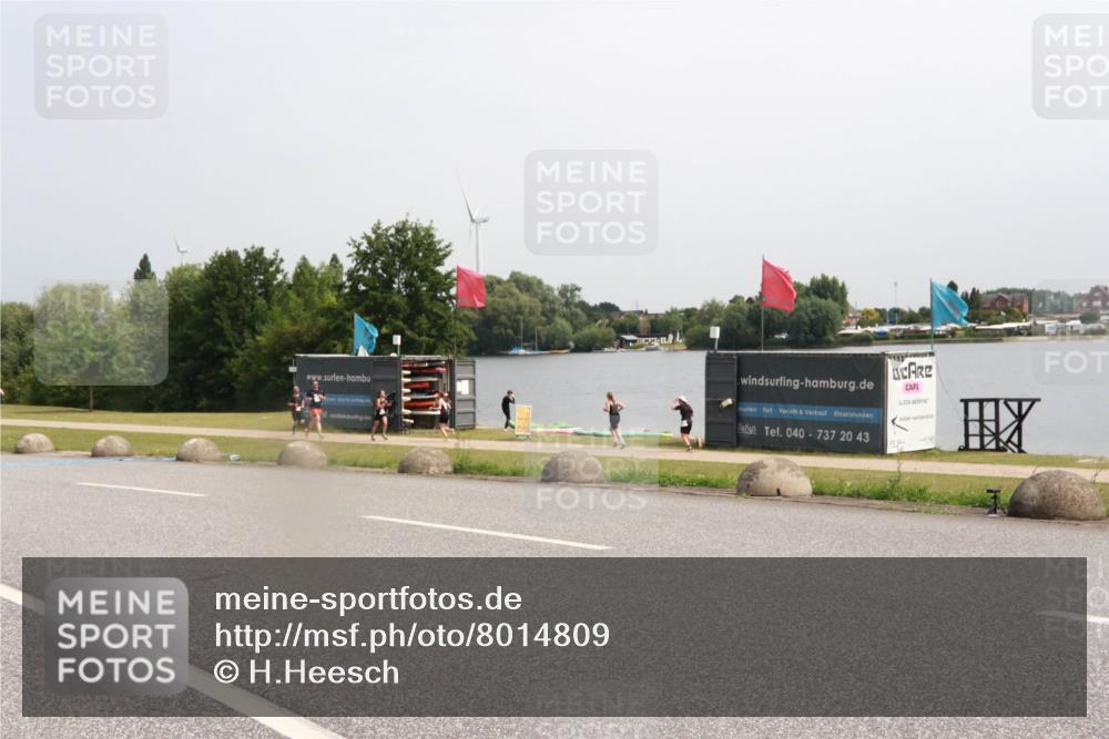 15.06.2025 - 27. Vierlanden-Triathlon H.Heesch http://msf.ph/oto/8014809 15.06.2025 11:16:22 Radfahren 794 meine-sportfotos.de