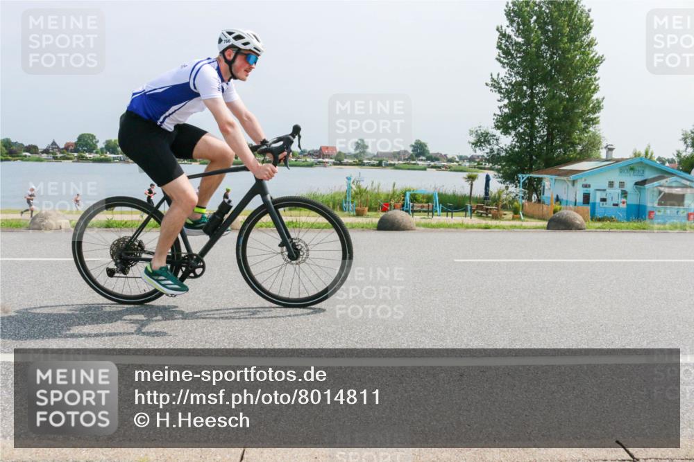 21.06.2025 - 27. Vierlanden-Triathlon H.Heesch http://msf.ph/oto/8014811 15.06.2025 11:50:19 Radfahren 670, 729, 731, 766, 783 meine-sportfotos.de