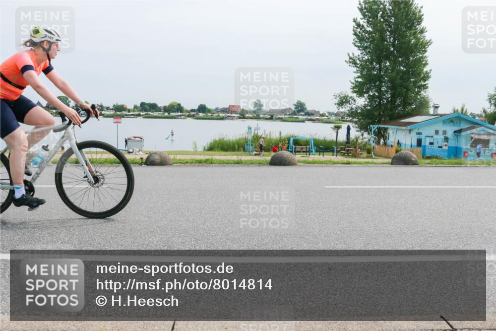 15.06.2025 - 27. Vierlanden-Triathlon H.Heesch http://msf.ph/oto/8014814 15.06.2025 11:12:04 Radfahren 558, 793 meine-sportfotos.de