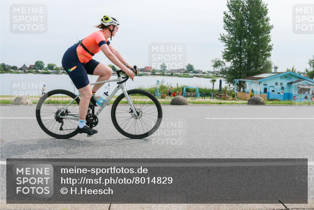 15.06.2025 - 27. Vierlanden-Triathlon H.Heesch http://msf.ph/oto/8014829 15.06.2025 11:12:05 Radfahren 558, 793 meine-sportfotos.de