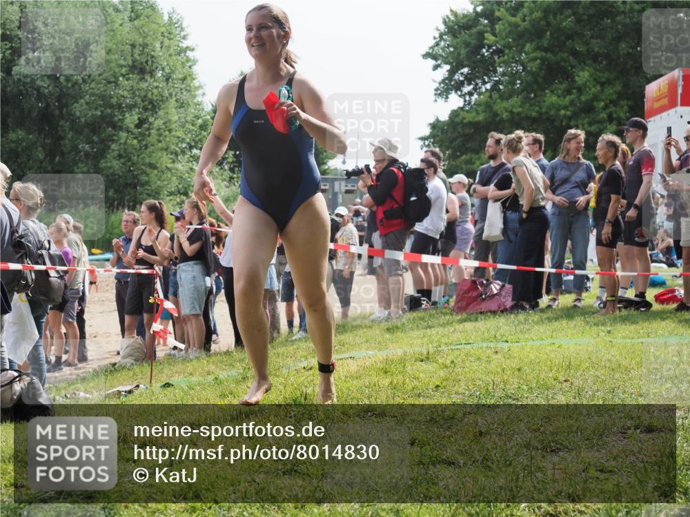 15.06.2025 - 27. Vierlanden-Triathlon KatJ http://msf.ph/oto/8014830 15.06.2025 10:15:17 Schwimmen 480, 507, 555, 587, 597, 635 meine-sportfotos.de