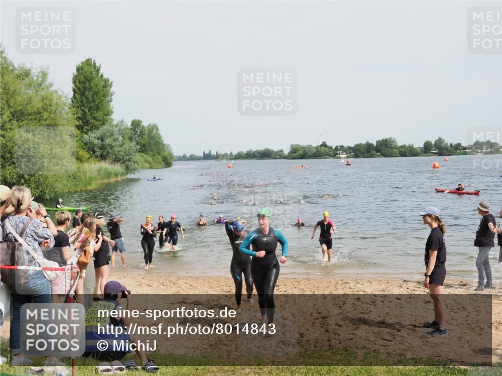 21.06.2025 - 27. Vierlanden-Triathlon MichiJ http://msf.ph/oto/8014843 15.06.2026 10:16:16 Schwimmen 477, 489, 494, 523, 611 meine-sportfotos.de