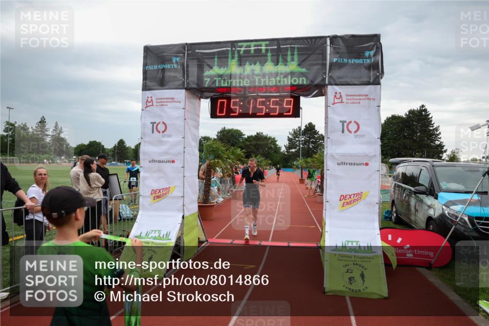 15.06.2025 - 7 Türme Triathlon Michael Strokosch http://msf.ph/oto/8014866 15.06.2025 15:15:59 Ziel 653 meine-sportfotos.de