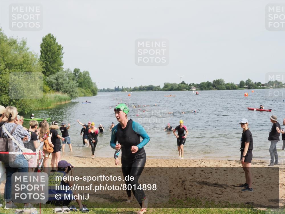 21.06.2025 - 27. Vierlanden-Triathlon MichiJ http://msf.ph/oto/8014898 15.06.2026 10:16:17 Schwimmen 477, 489, 494, 523, 526, 611 meine-sportfotos.de