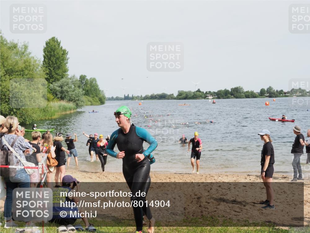 21.06.2025 - 27. Vierlanden-Triathlon MichiJ http://msf.ph/oto/8014904 15.06.2026 10:16:17 Schwimmen 477, 489, 494, 523, 526, 611 meine-sportfotos.de