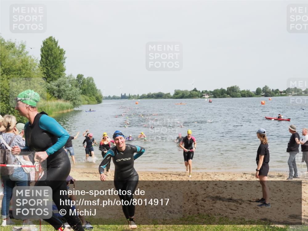 21.06.2025 - 27. Vierlanden-Triathlon MichiJ http://msf.ph/oto/8014917 15.06.2026 10:16:18 Schwimmen 477, 489, 494, 523, 526, 611 meine-sportfotos.de