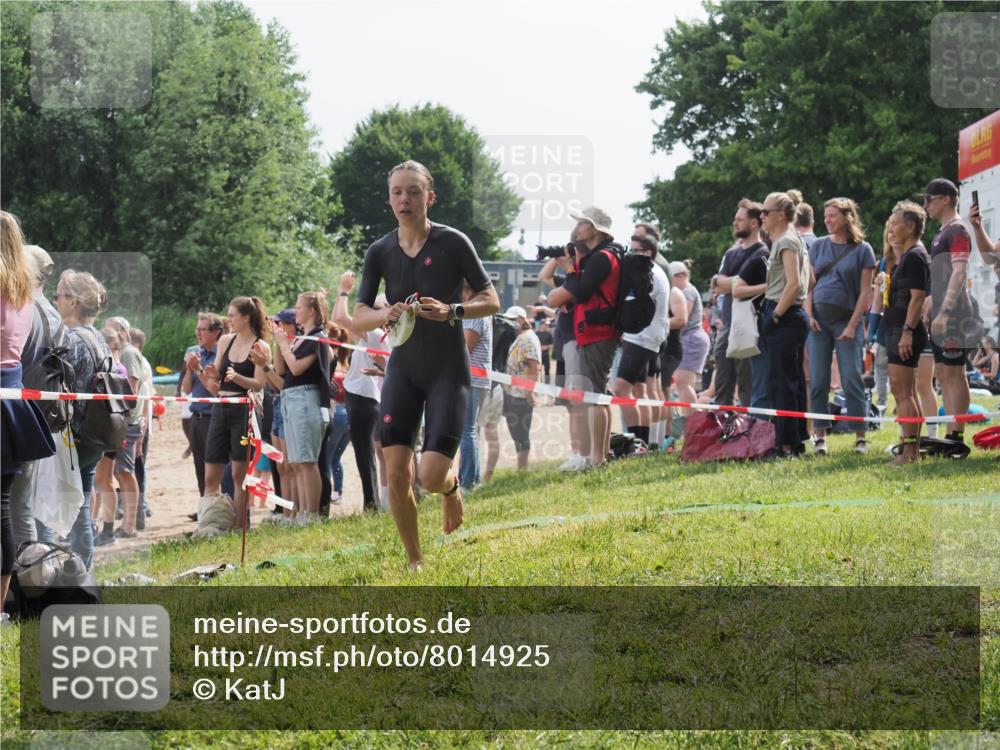15.06.2025 - 27. Vierlanden-Triathlon KatJ http://msf.ph/oto/8014925 15.06.2025 10:15:20 Schwimmen 480, 507, 542, 555, 579, 587, 613, 631, 635 meine-sportfotos.de