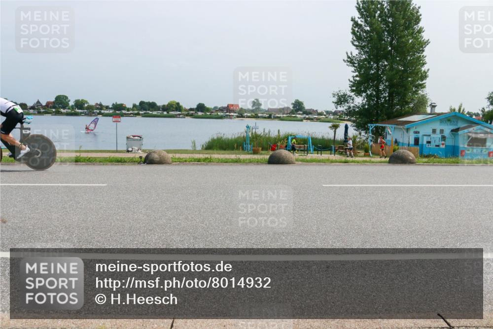21.06.2025 - 27. Vierlanden-Triathlon H.Heesch http://msf.ph/oto/8014932 15.06.2025 11:51:29 Radfahren 794 meine-sportfotos.de