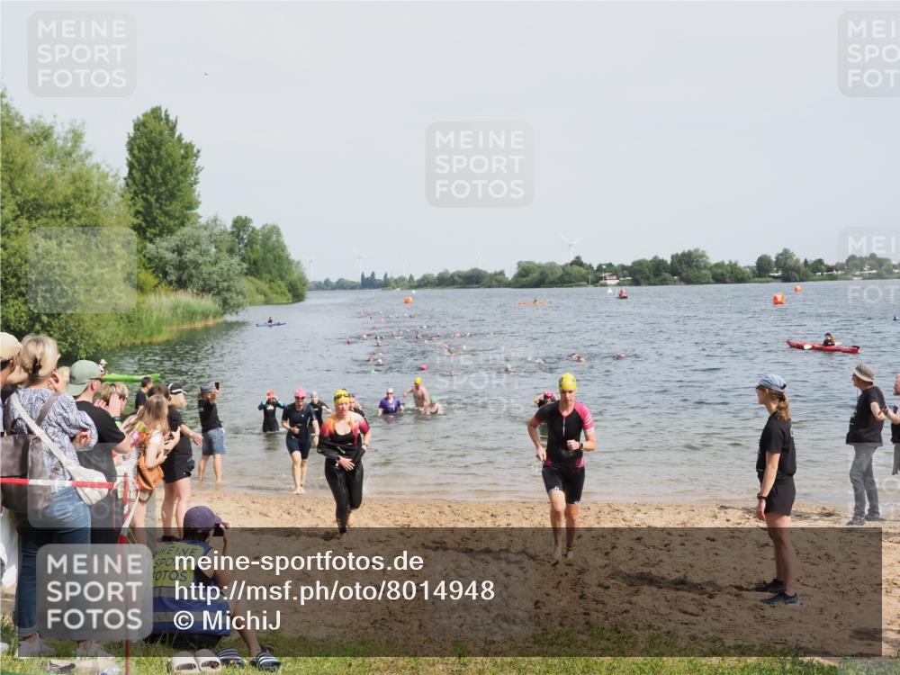 21.06.2025 - 27. Vierlanden-Triathlon MichiJ http://msf.ph/oto/8014948 15.06.2026 10:16:19 Schwimmen 477, 489, 494, 523, 526, 611, 634 meine-sportfotos.de