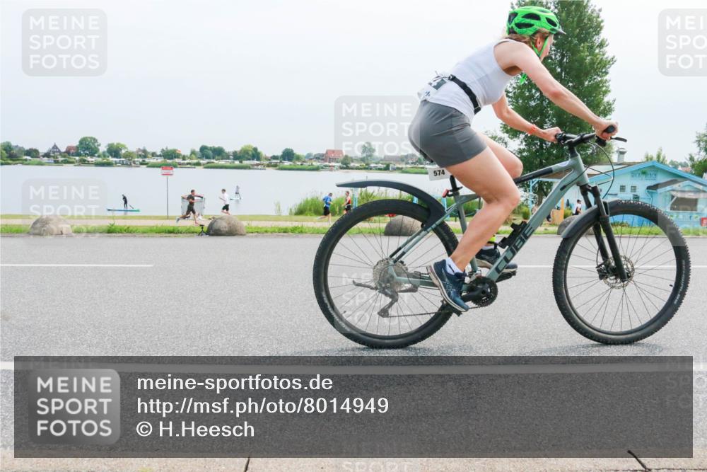 15.06.2025 - 27. Vierlanden-Triathlon H.Heesch http://msf.ph/oto/8014949 15.06.2025 11:12:17 Radfahren 231, 235, 474, 574, 854 meine-sportfotos.de
