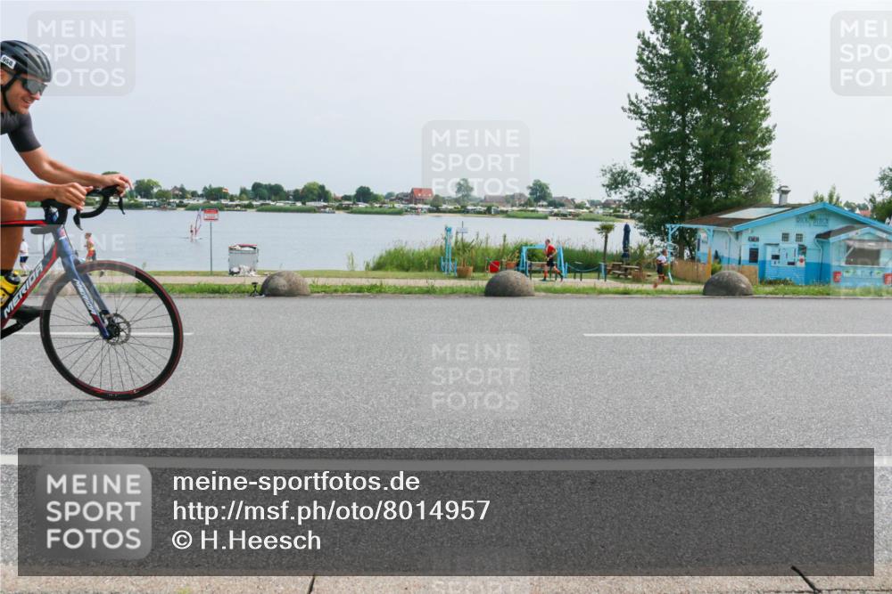 21.06.2025 - 27. Vierlanden-Triathlon H.Heesch http://msf.ph/oto/8014957 15.06.2025 11:51:39 Radfahren 728, 824, 952, 958 meine-sportfotos.de