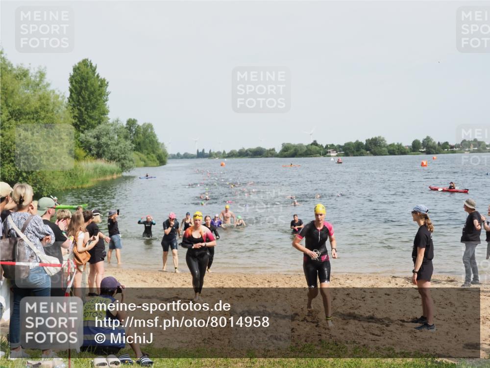 21.06.2025 - 27. Vierlanden-Triathlon MichiJ http://msf.ph/oto/8014958 15.06.2026 10:16:20 Schwimmen 477, 487, 489, 494, 523, 526, 611, 634 meine-sportfotos.de