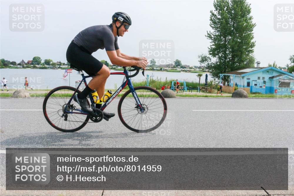 21.06.2025 - 27. Vierlanden-Triathlon H.Heesch http://msf.ph/oto/8014959 15.06.2025 11:51:39 Radfahren 728, 824, 952, 958 meine-sportfotos.de