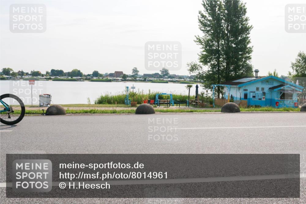 15.06.2025 - 27. Vierlanden-Triathlon H.Heesch http://msf.ph/oto/8014961 15.06.2025 09:02:49 Radfahren 225 meine-sportfotos.de