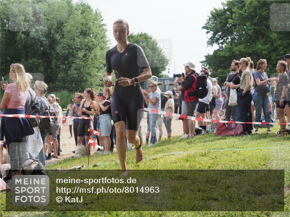 15.06.2025 - 27. Vierlanden-Triathlon KatJ http://msf.ph/oto/8014963 15.06.2025 10:15:20 Schwimmen 480, 507, 542, 555, 579, 587, 613, 631, 635 meine-sportfotos.de