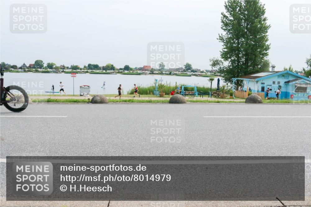 15.06.2025 - 27. Vierlanden-Triathlon H.Heesch http://msf.ph/oto/8014979 15.06.2025 11:12:18 Radfahren 235, 474, 574, 854 meine-sportfotos.de