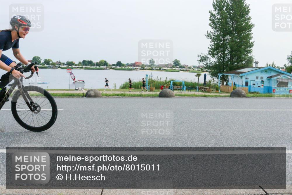 21.06.2025 - 27. Vierlanden-Triathlon H.Heesch http://msf.ph/oto/8015011 15.06.2025 11:52:01 Radfahren 784, 928 meine-sportfotos.de