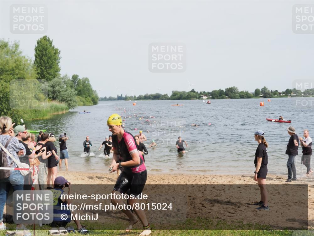 21.06.2025 - 27. Vierlanden-Triathlon MichiJ http://msf.ph/oto/8015024 15.06.2026 10:16:21 Schwimmen 477, 487, 489, 494, 499, 523, 526, 574, 611, 614, 634 meine-sportfotos.de