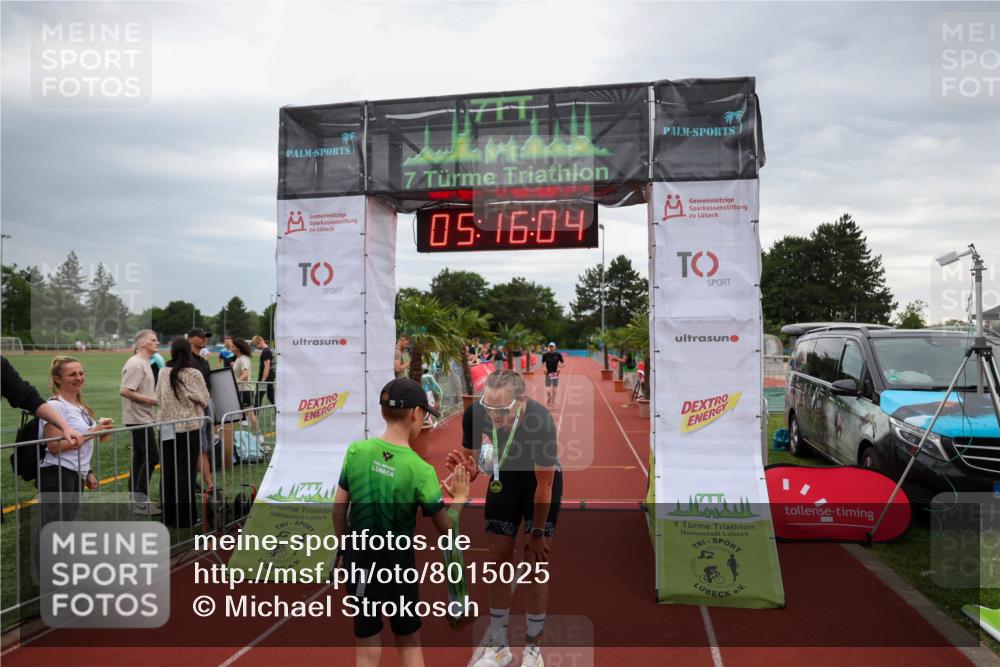 15.06.2025 - 7 Türme Triathlon Michael Strokosch http://msf.ph/oto/8015025 15.06.2025 15:16:04 Ziel 209, 653 meine-sportfotos.de