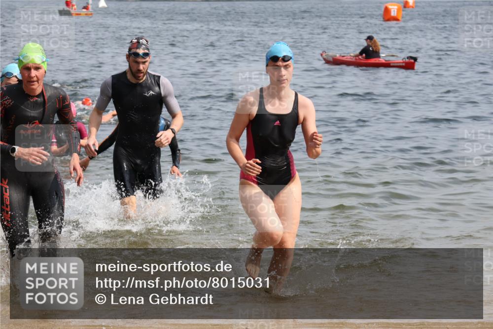 15.06.2025 - 27. Vierlanden-Triathlon Lena Gebhardt http://msf.ph/oto/8015031 15.06.2025 10:14:50 Schwimmen 476, 521, 525, 546, 559, 570, 592, 593, 605, 608, 1397 meine-sportfotos.de