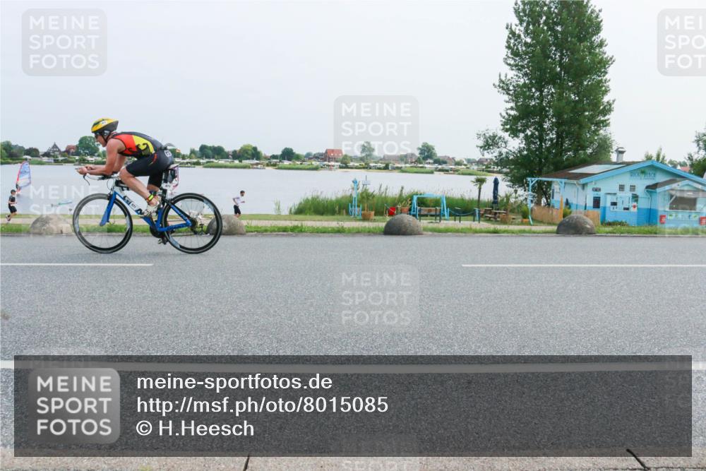 21.06.2025 - 27. Vierlanden-Triathlon H.Heesch http://msf.ph/oto/8015085 15.06.2025 11:52:14 Radfahren 658, 720, 803, 871 meine-sportfotos.de