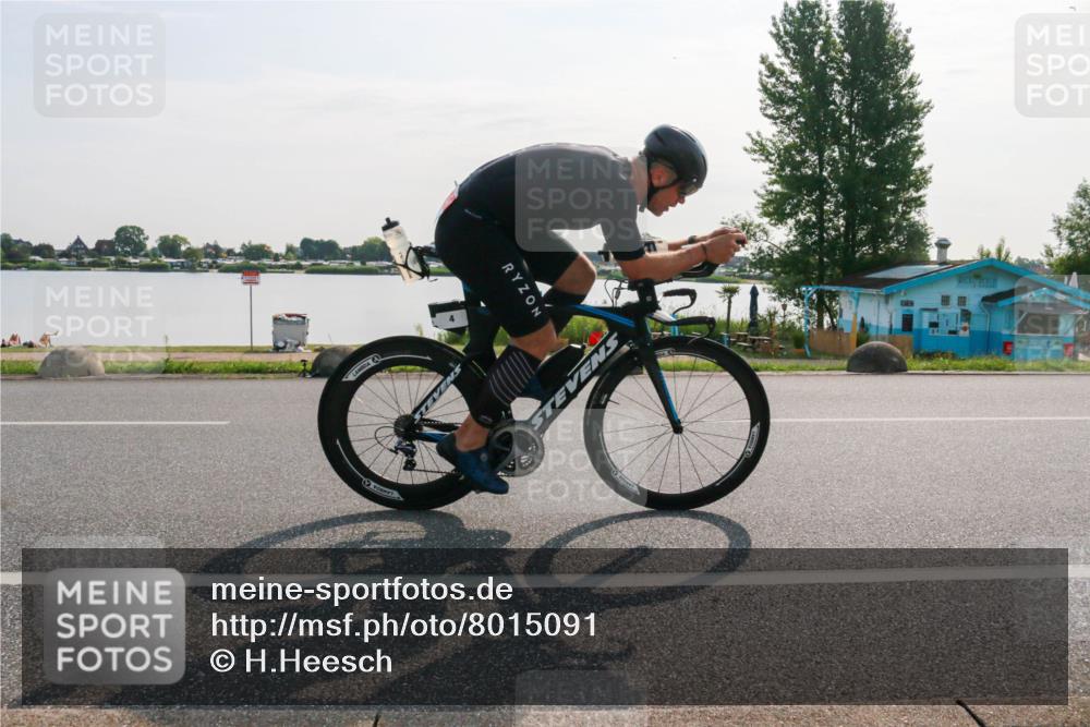 15.06.2025 - 27. Vierlanden-Triathlon H.Heesch http://msf.ph/oto/8015091 15.06.2025 09:04:43 Radfahren 4 meine-sportfotos.de