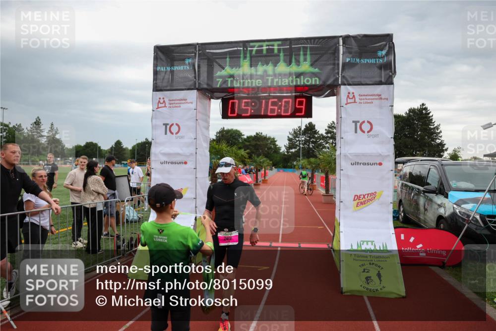 15.06.2025 - 7 Türme Triathlon Michael Strokosch http://msf.ph/oto/8015099 15.06.2025 15:16:09 Ziel 209 meine-sportfotos.de