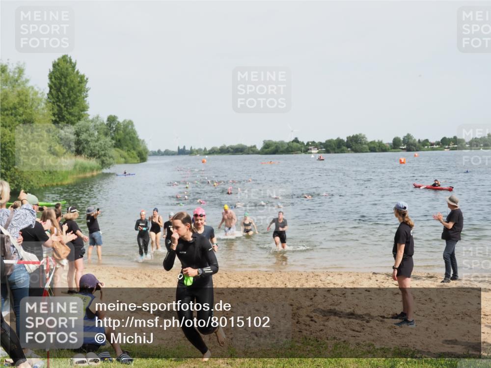 21.06.2025 - 27. Vierlanden-Triathlon MichiJ http://msf.ph/oto/8015102 15.06.2026 10:16:24 Schwimmen 477, 487, 489, 491, 494, 499, 523, 526, 574, 611, 614, 634 meine-sportfotos.de