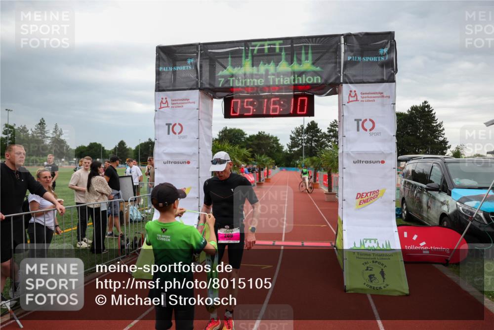 15.06.2025 - 7 Türme Triathlon Michael Strokosch http://msf.ph/oto/8015105 15.06.2025 15:16:09 Ziel 209 meine-sportfotos.de