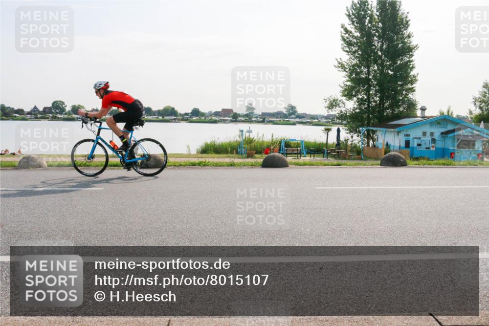 15.06.2025 - 27. Vierlanden-Triathlon H.Heesch http://msf.ph/oto/8015107 15.06.2025 09:04:58 Radfahren 82 meine-sportfotos.de