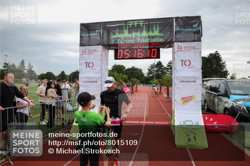 15.06.2025 - 7 Türme Triathlon Michael Strokosch http://msf.ph/oto/8015109 15.06.2025 15:16:10 Ziel 209 meine-sportfotos.de