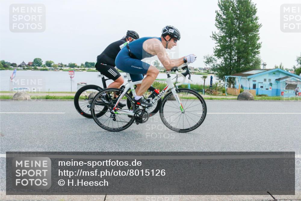 21.06.2025 - 27. Vierlanden-Triathlon H.Heesch http://msf.ph/oto/8015126 15.06.2025 11:52:27 Radfahren 861, 951 meine-sportfotos.de