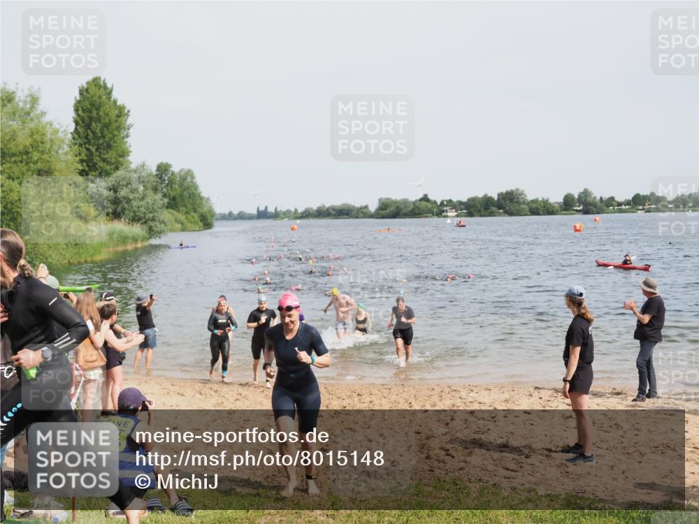 21.06.2025 - 27. Vierlanden-Triathlon MichiJ http://msf.ph/oto/8015148 15.06.2026 10:16:25 Schwimmen 477, 487, 491, 494, 499, 523, 526, 549, 574, 611, 614, 634 meine-sportfotos.de
