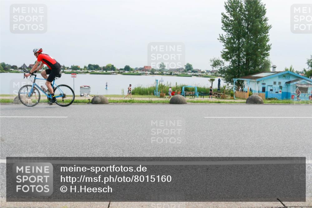 15.06.2025 - 27. Vierlanden-Triathlon H.Heesch http://msf.ph/oto/8015160 15.06.2025 11:12:30 Radfahren 82, 222, 637, 696, 699, 810 meine-sportfotos.de